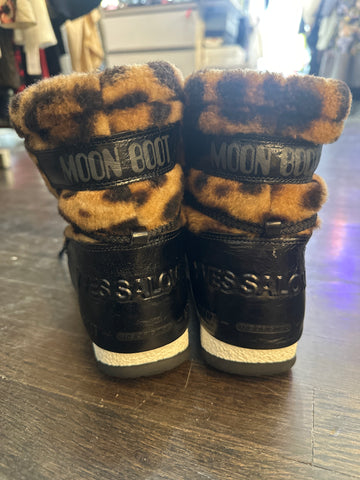 YVES SALOMON X MOON BOOOT Leather and Leopard Shearling Sneaker Moon Boot