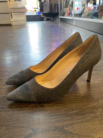 Manolo Blahnik Grey Felt Pump with a Suede Toe