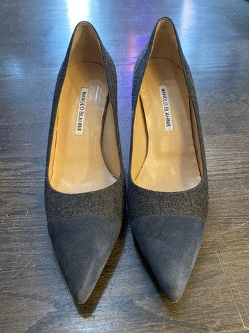 Manolo Blahnik Grey Felt Pump with a Suede Toe