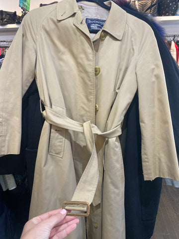 Vintage: Burberrys Classic Tan Lined Trench Coat