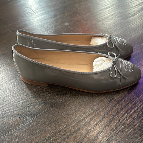 Chanel Grey Patent Calfskin CC Stitched Toe Ballet Flats