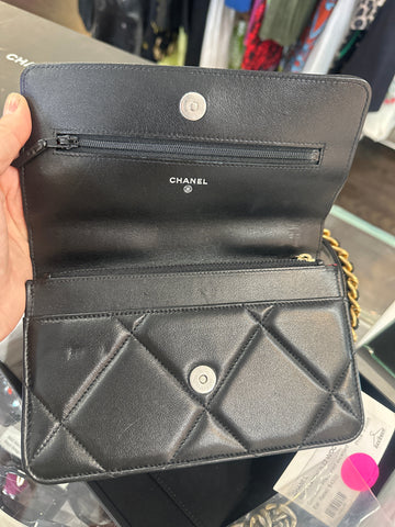 Chanel Black Lambskin 22 WOC