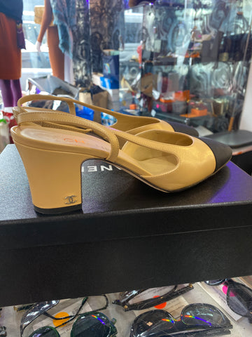 Chanel Beige Goatskin and Black Grosgrain Slingback