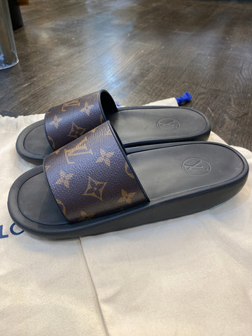 Louis Vuitton Logo Black Sunbath Flat Slides