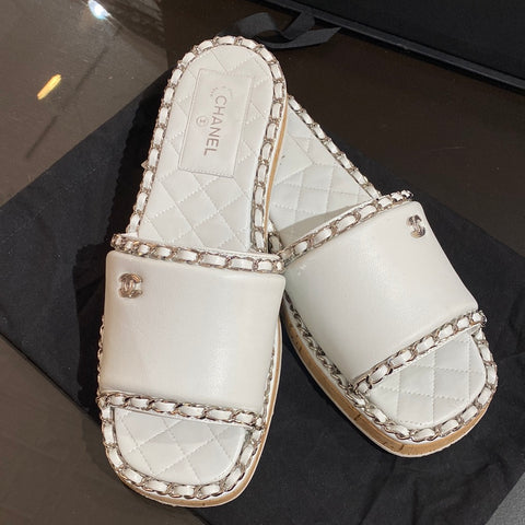 CHANEL White Leather Single Strap Slide with Silver Chain Around Detail