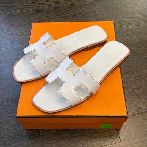 Hermes White leather Oran Sandals