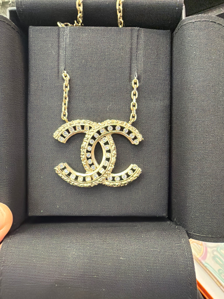 CHANEL Gold Chain Interlocking CC Crystal TRim Necklace