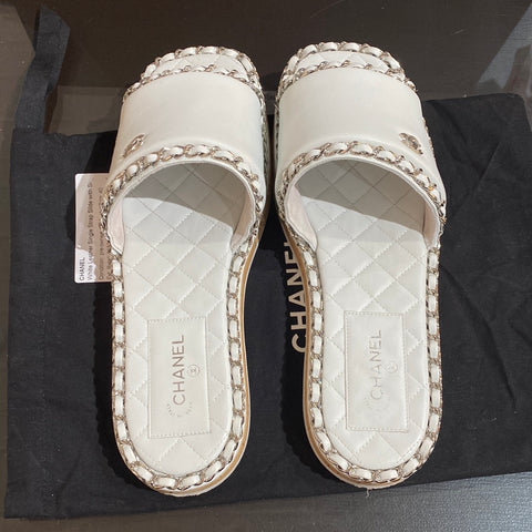 CHANEL White Leather Single Strap Slide with Silver Chain Around Detail