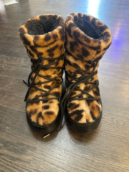 YVES SALOMON X MOON BOOOT Leather and Leopard Shearling Sneaker Moon Boot