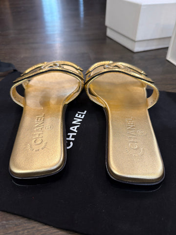 CHANEL GOLD Metallic Interlocking CC Sandals
