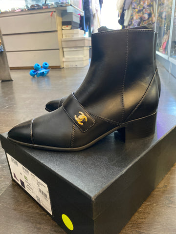 Chanel Black Leather Pointed Toe Gold Turnlock Side Zip Ankle Bootie