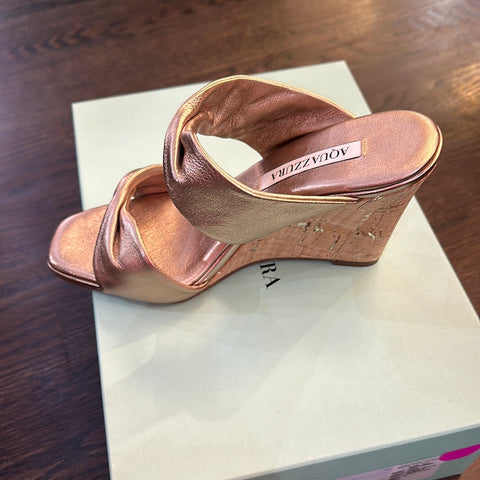 AQUAZZURA Twist Wedge in Light Copper