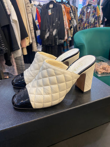 CHANEL White Quilted Block Heel Mule with Black Patent Toe