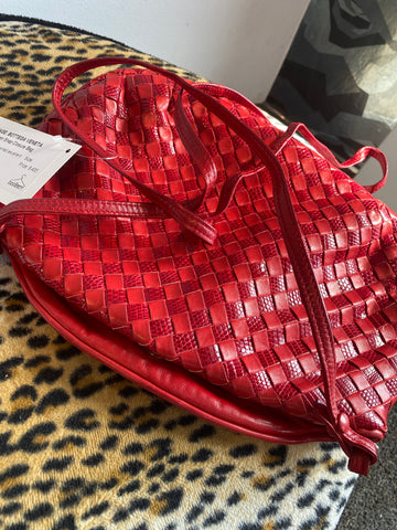 Vintage: Bottega Veneta Red Woven Snap Closure Bag