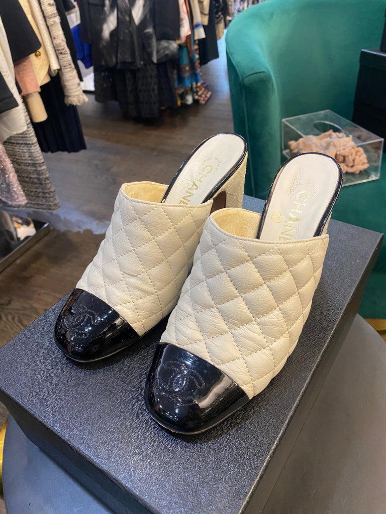 CHANEL White Quilted Block Heel Mule with Black Patent Toe