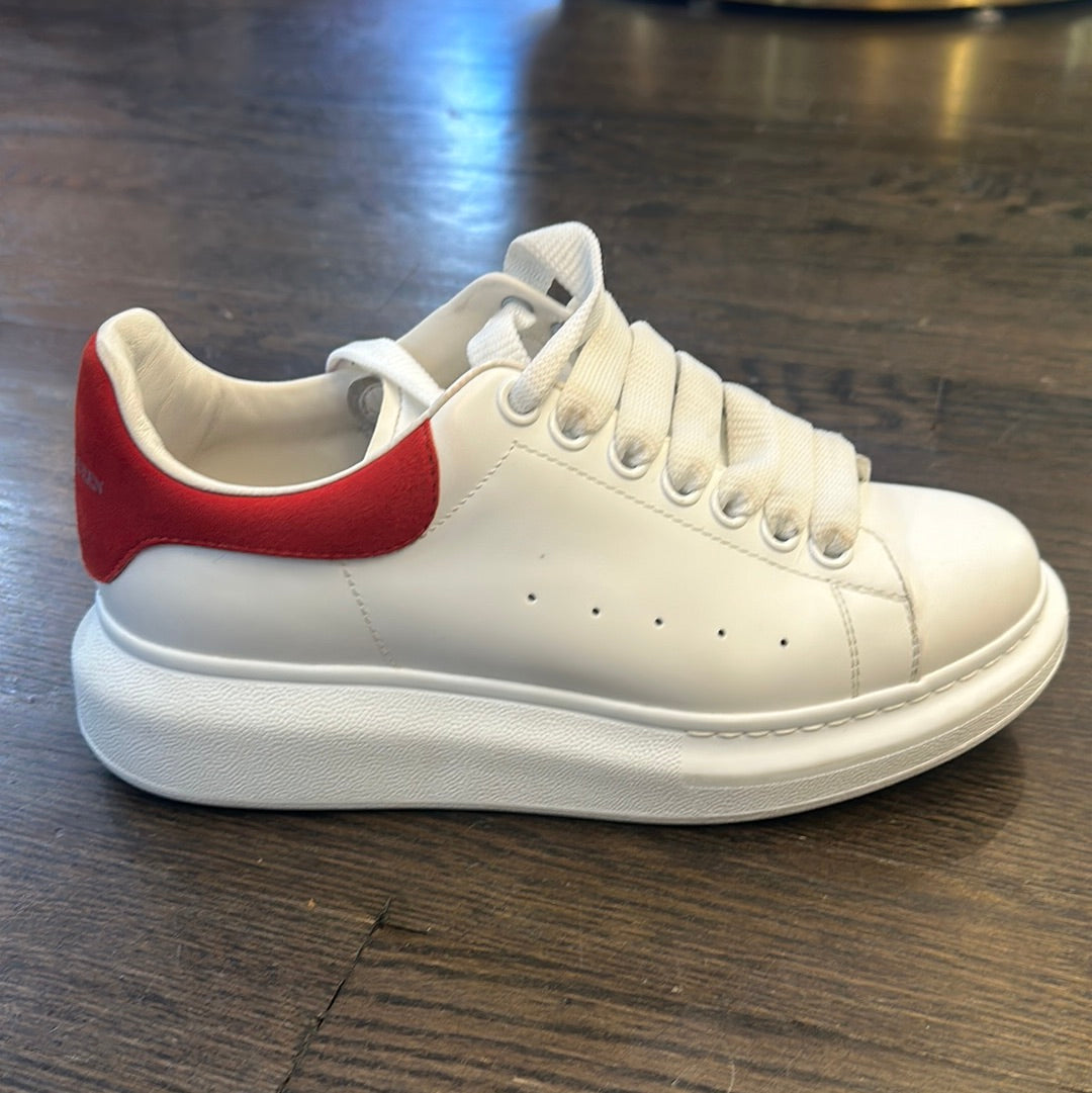 Alexander McQueen Lustrous Red and White Footwear Alexander McQueen Oversized Sneakers | White | FARFETCH main image 4