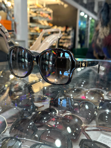 Gucci Tortoise Oversized Plastic Sunnies