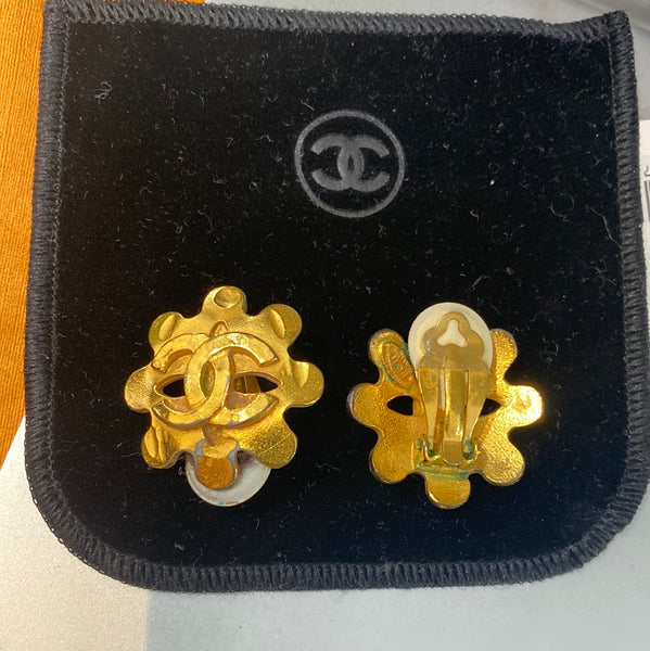 Vintage: Chanel Gold Flower Shape Clip ON Earring with CC in Center