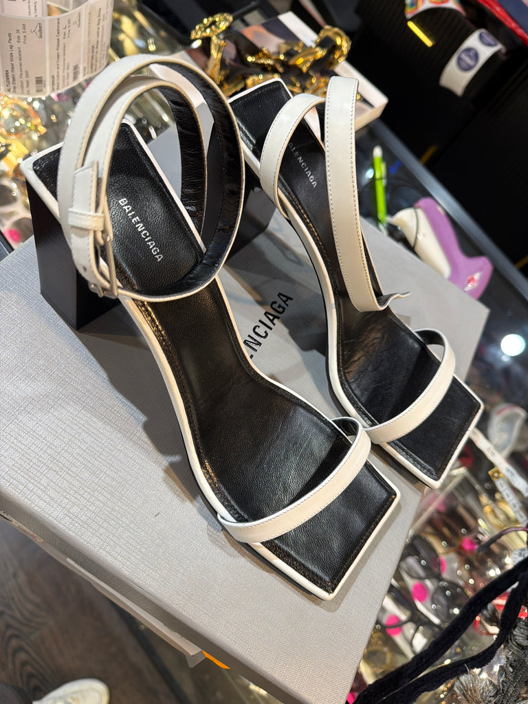 BALENCIAGA White Leather Block Heel Sandal