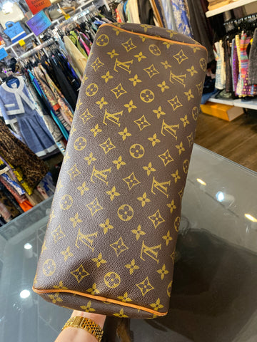 Vintage: Louis Vuitton MONTORGUEIL Shoulder Bag