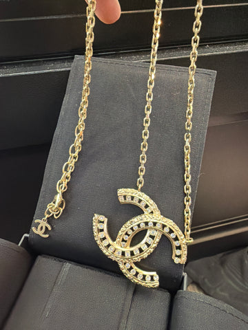 CHANEL Gold Chain Interlocking CC Crystal TRim Necklace