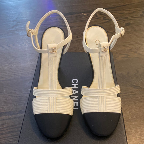 Chanel Ivory Lambskin and Black Grosgrain Heel with Pearl CC Detail Charm