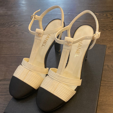 Chanel Ivory Lambskin and Black Grosgrain Heel with Pearl CC Detail Charm