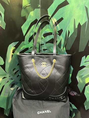 Chanel Black Leather Large Shopping Bag with Gold Chain