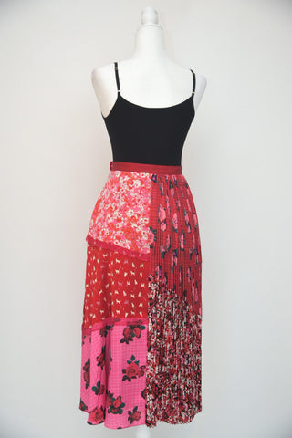 Leur Logette Red Printed Floral Pleated Skirt