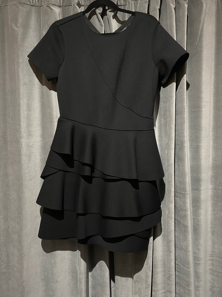 DKNY Black Stretch Short Sleeve Rufle Skirt Dress