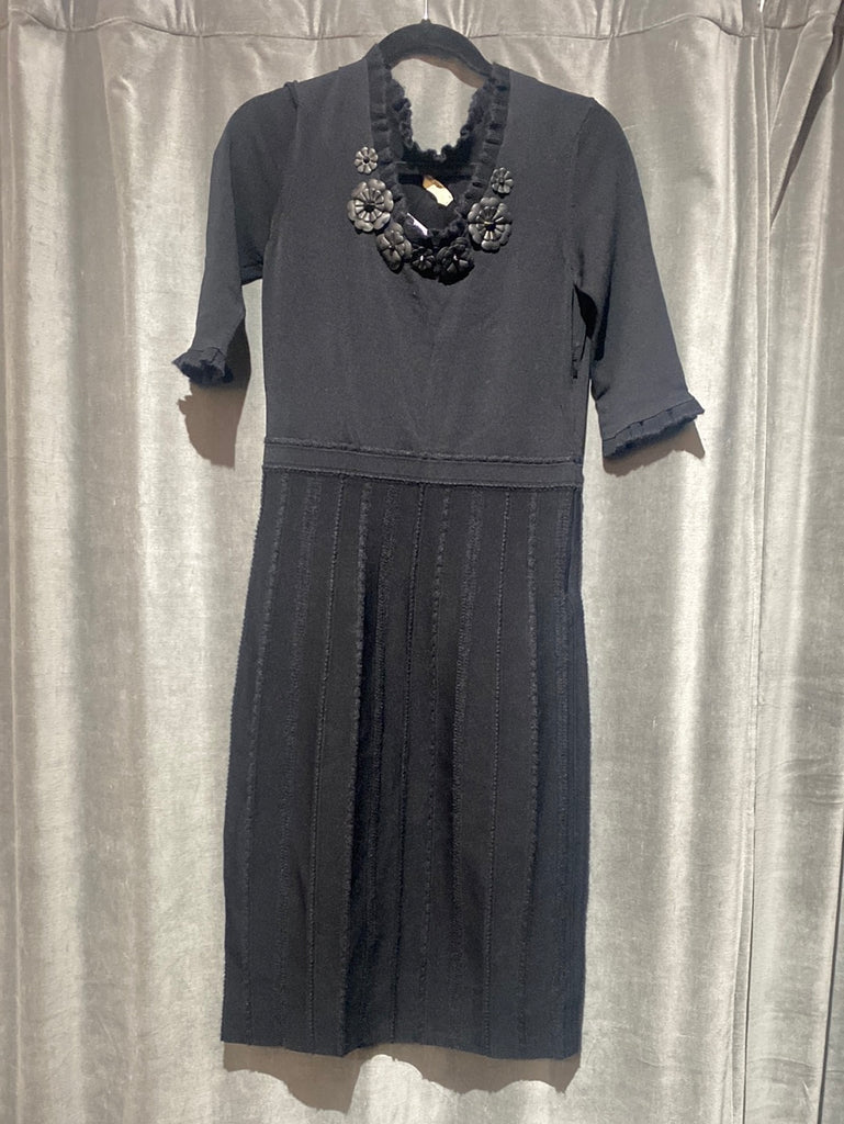 FENDI Black Short Sleeve V Neck Stretch Knit Flare Bottom Dress with B –  The Hangout