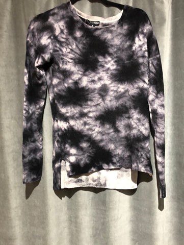 AQUA Cashmere Charcoal and White Sweater
