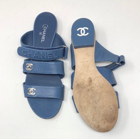 Chanel Blue leather slip-on Turnlock/Velcro sandal