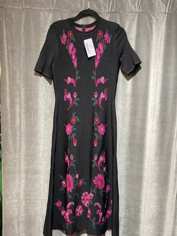 Oscar de la Renta Short Sleeve Black Stretch Knit Maxi Flare Dress with Embroidered Pink Flowers