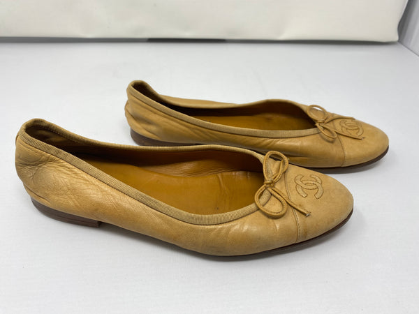 Chanel Camel Interlocking CC Ballet Flat with a Bow