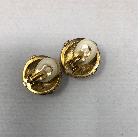 VINTAGE: Chanel GOLD Clip on Earrings