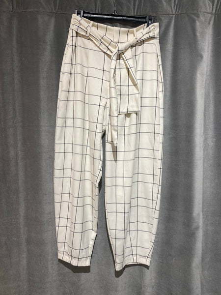 ZARA Ivory and Black Plaid Triuser with Bow