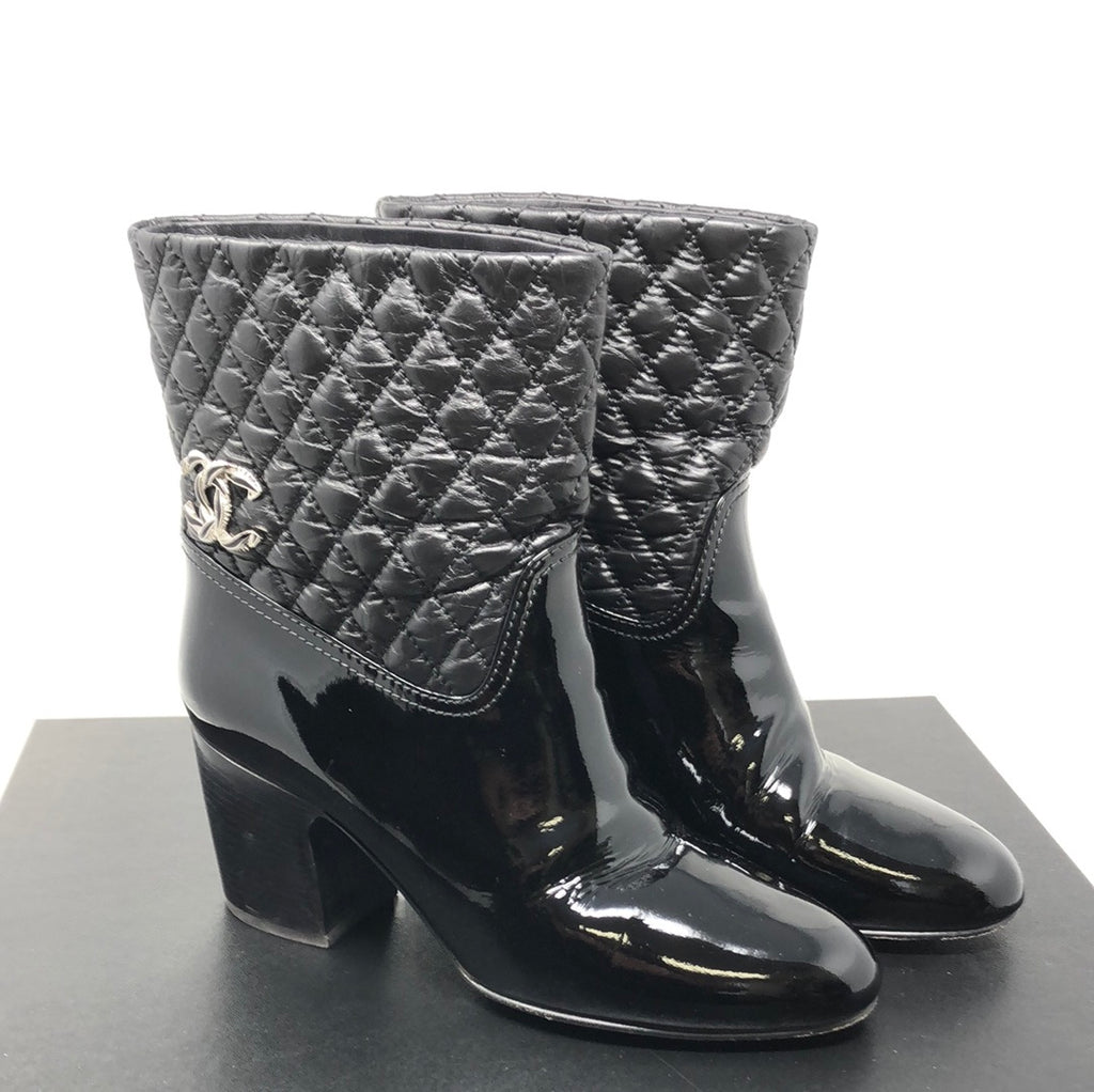 Patent leather boots Chanel Black size 40 EU in Patent leather