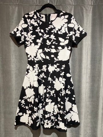 Carolina Herrera Black and White Floral Stretch Knit Short Sleeve Flare Dress