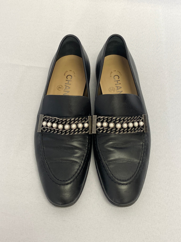 Chanel Loafer with Pearl Chain – The Hangout