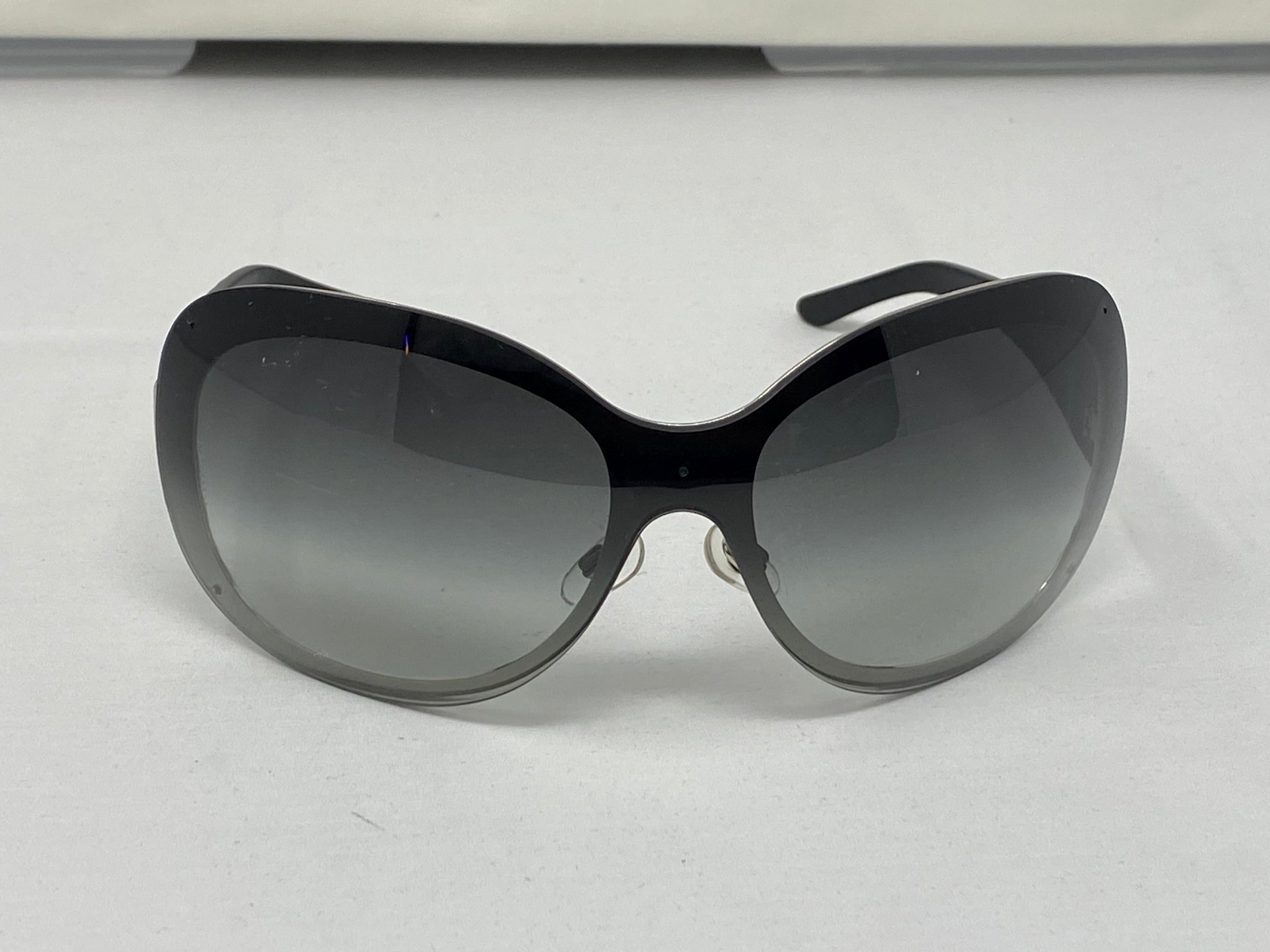 Oversized sunglasses Chanel Grey in Plastic - 23839399