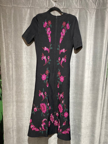 Oscar de la Renta Short Sleeve Black Stretch Knit Maxi Flare Dress with Embroidered Pink Flowers