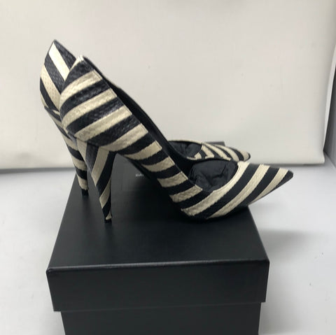 Saint Laurent black and white snakeskin zebra print pump
