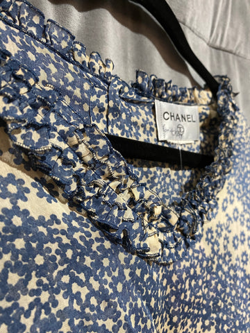 CHANEL cotton ruffle collar floral back button up sleeveless blouse